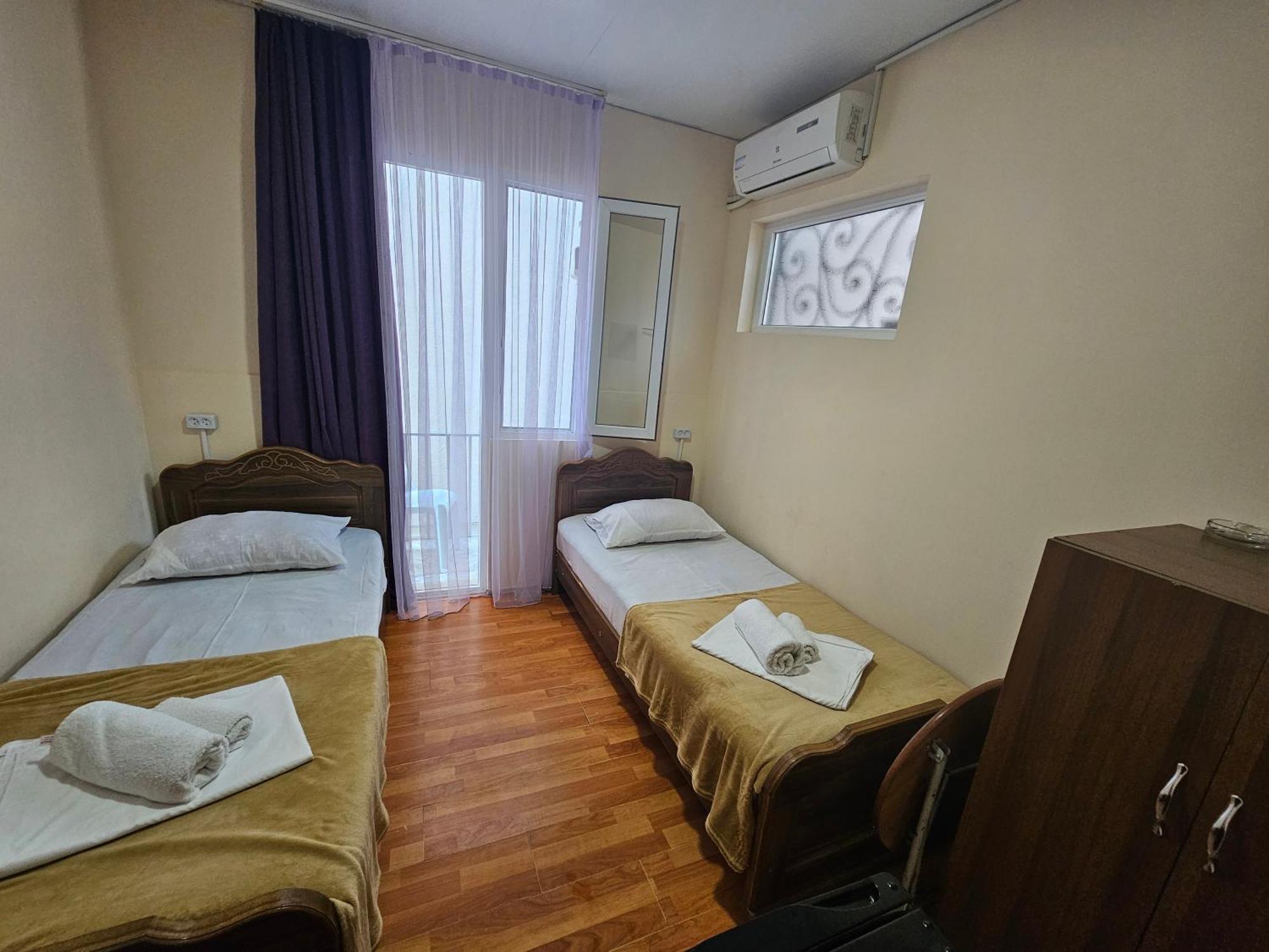 Imeri Hotel Ureki Bilik gambar